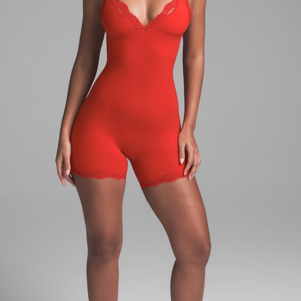 NWT Fits Everybody Lace TRIANGLE ONESIE Red - Cayenne - size Large